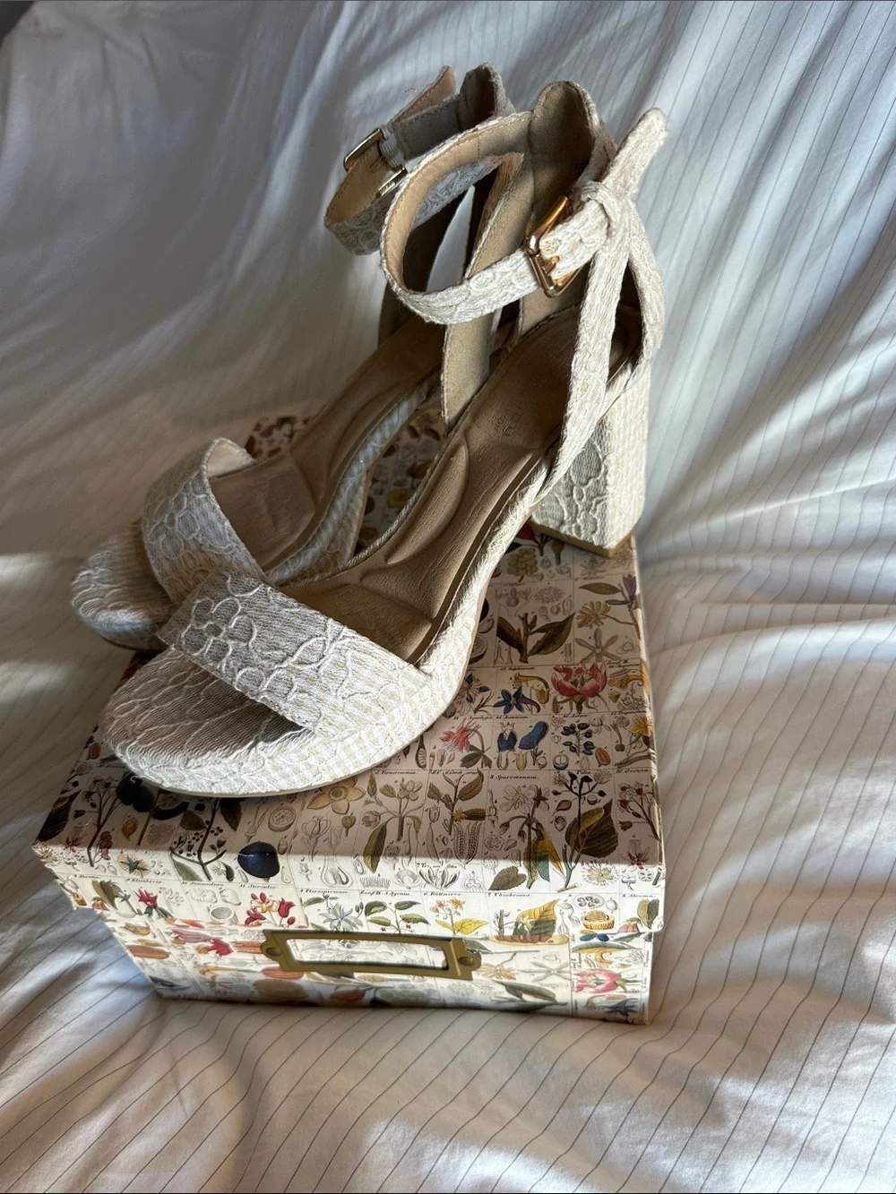 CL by Laundry Cream Lace Platform Block Heel Sandals